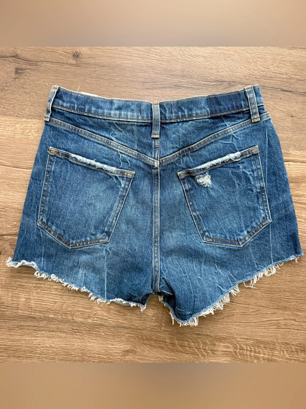 Abercrombie & Fitch High Rise Mom Shorts Size 29 / 8 Distressed Denim Cutoffs